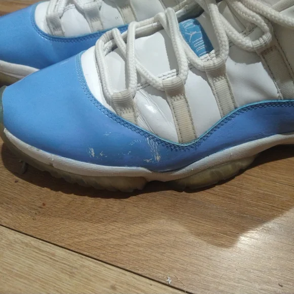 Jordan 11 Low UNC - Picture 4 of 7